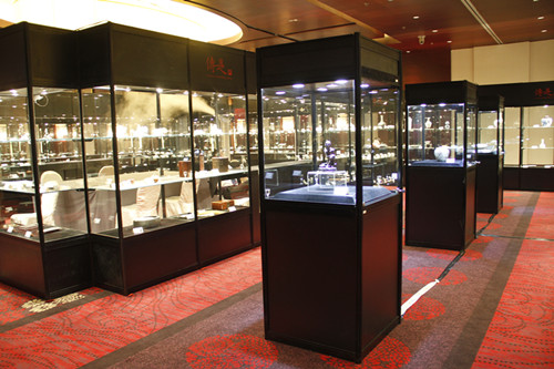 Jewelry cabinet